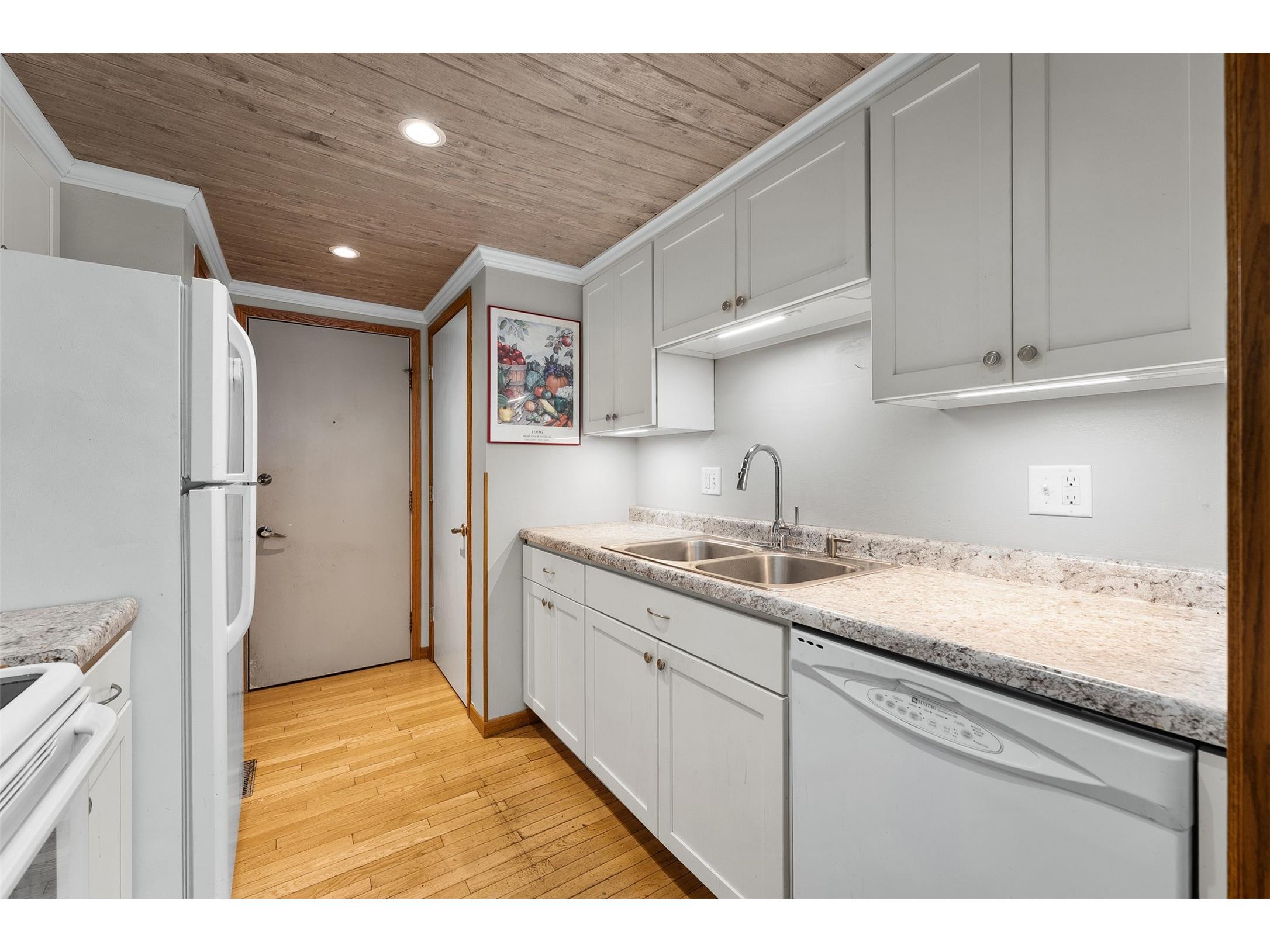 4630 Woodridge Drive #2 Eau Claire WI 54701 1600508 image3