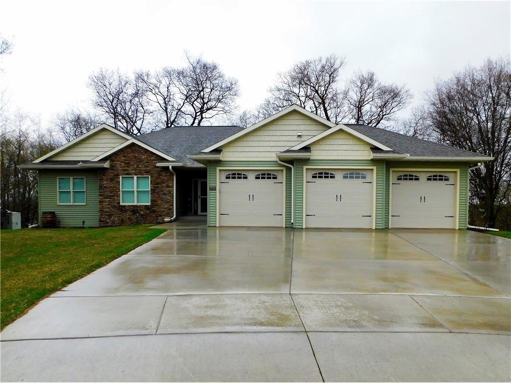 4701 Oak Bluff Court, Eau Claire, WI 54701 MLS 1552280 Edina Realty