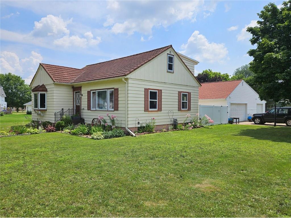 5 E Wisconsin Street Chippewa Falls WI 54729 1582281 image1