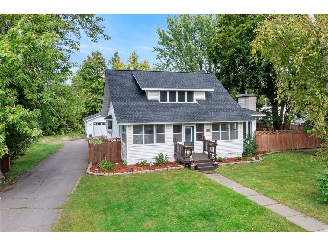 511 E Park Avenue Luck WI 54853 1595471 image1