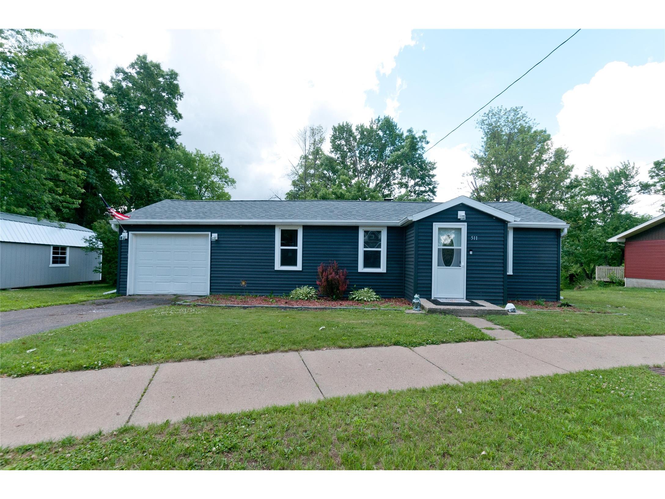 511 Hatten Avenue Rice Lake WI 54868 - Red Cedar 1602355 image1