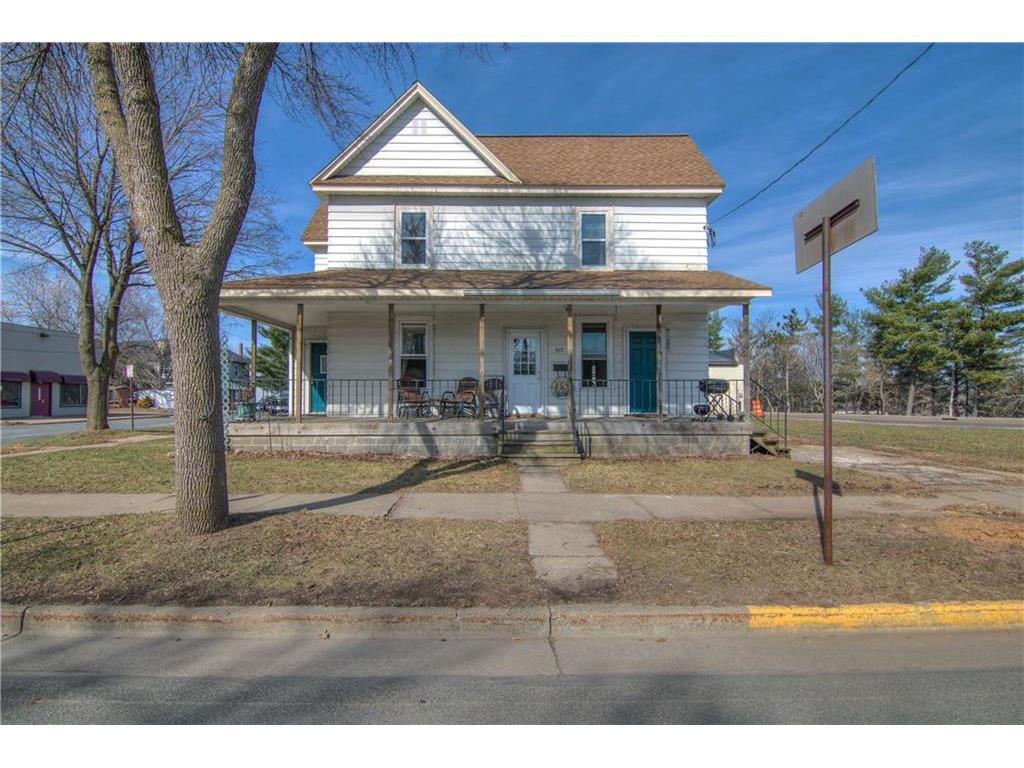 517 9th Street E #1 & 2 Menomonie WI 54715 - Lake Menomin 1572214 image1