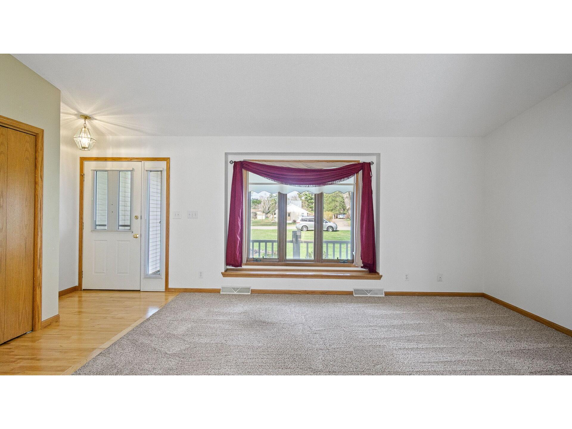 5211 E Hamilton Avenue Eau Claire WI 54701 1600062 image10