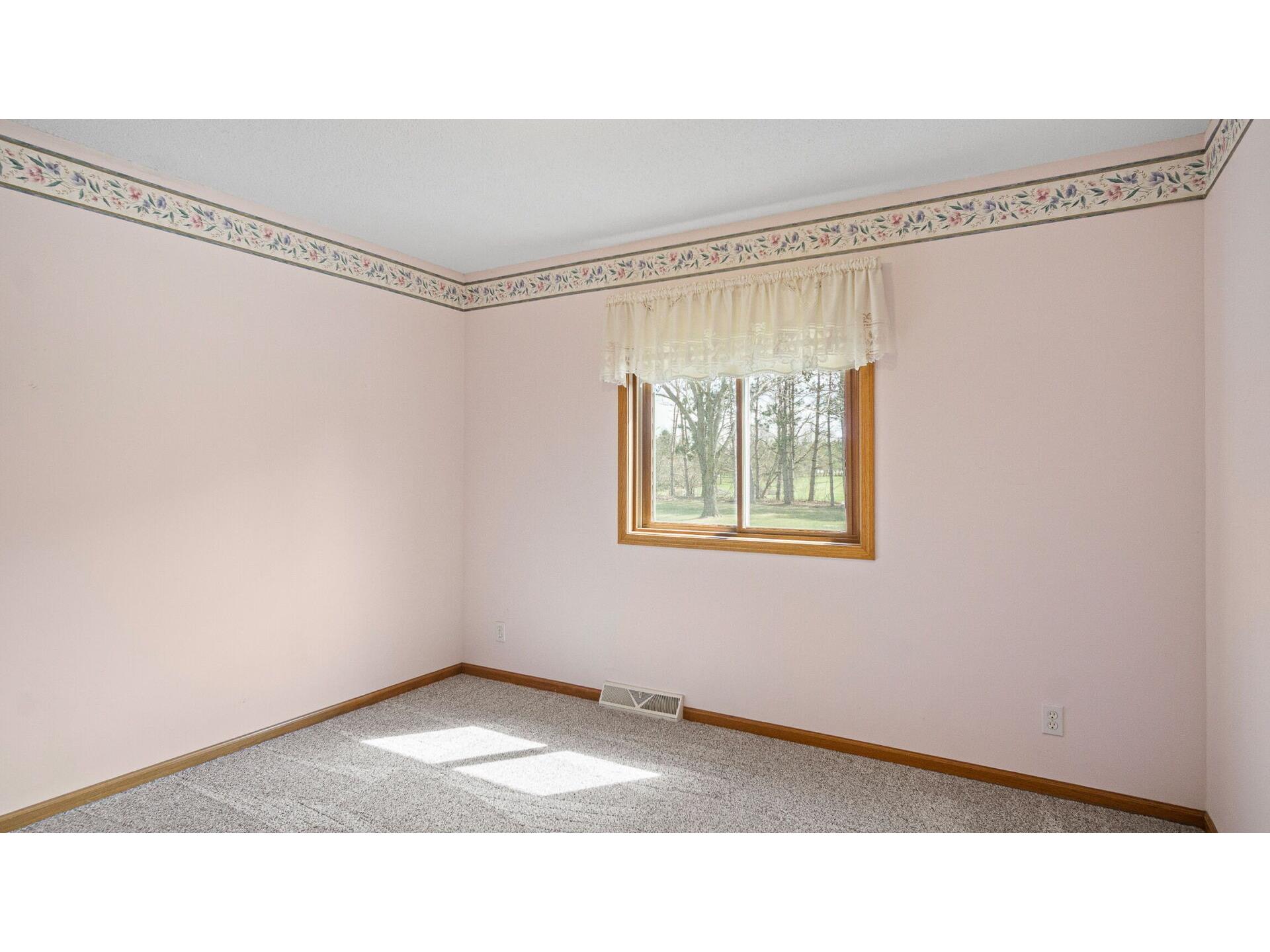 5211 E Hamilton Avenue Eau Claire WI 54701 1600062 image20