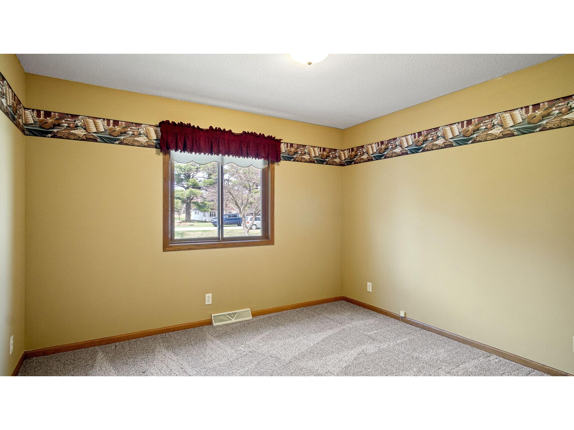 5211 E Hamilton Avenue Eau Claire WI 54701 1600062 image23