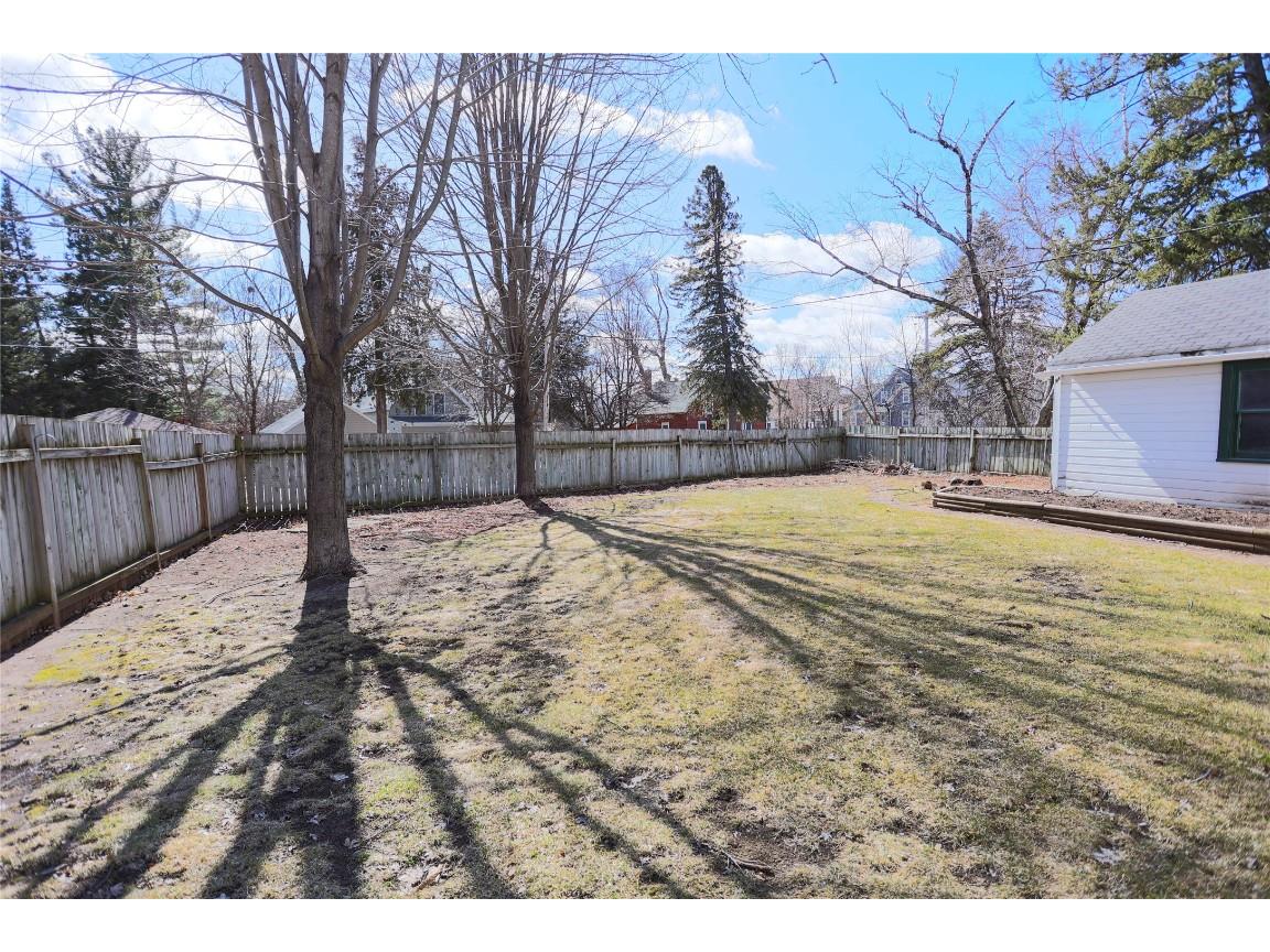 522 E Walnut Street River Falls WI 54022 1599158 image8