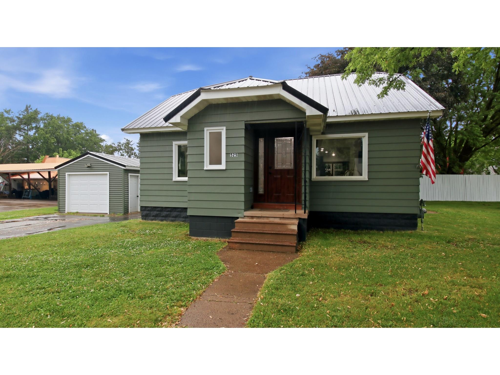 525 W Lincoln Street Augusta WI 54722 1602076 image1