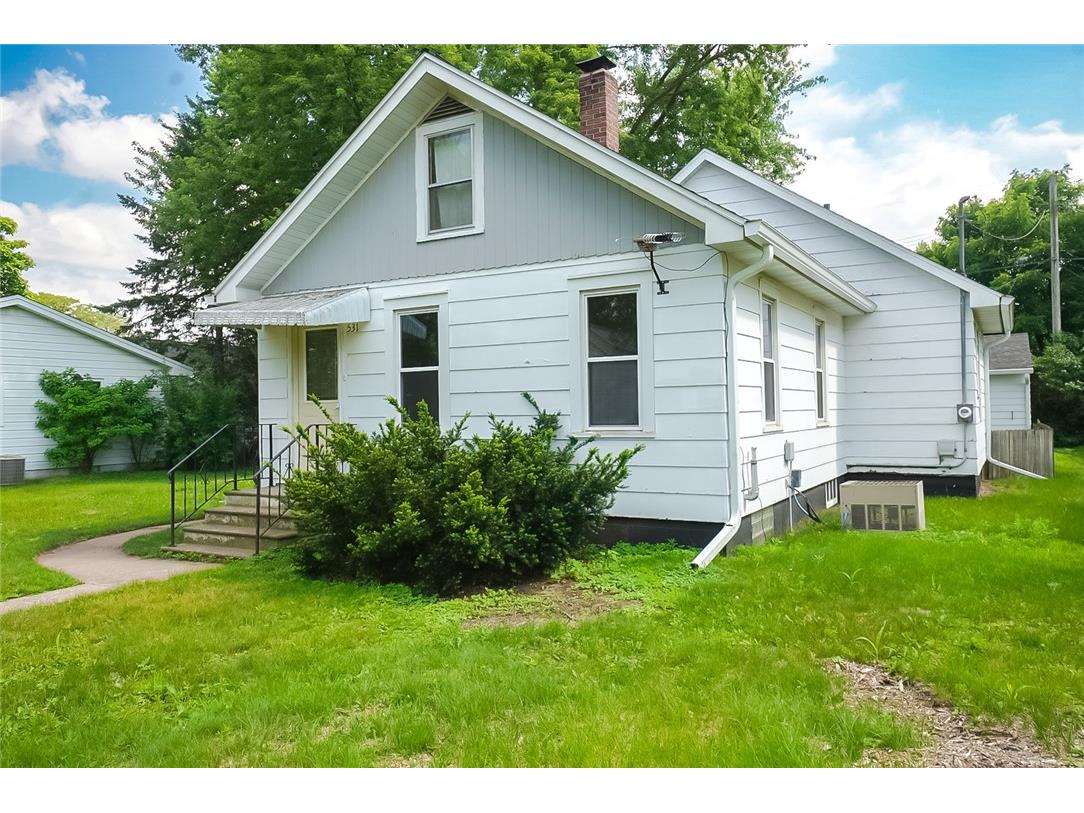 531 Olive Street Chippewa Falls WI 54729 1592405 image1