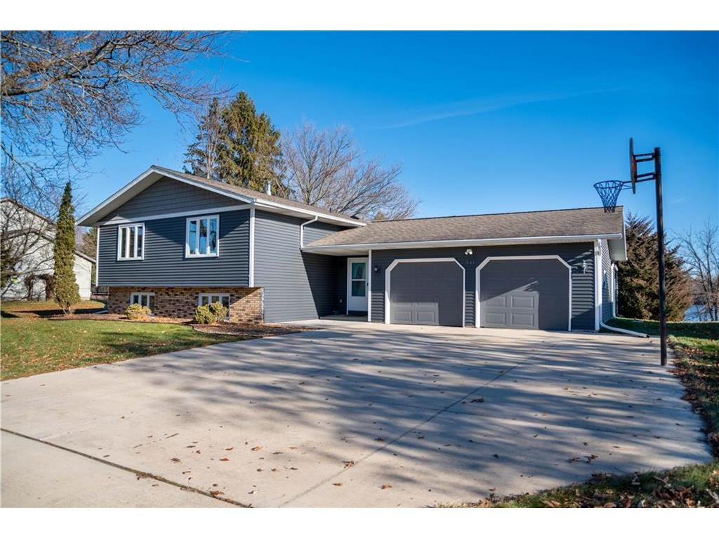 541 Flambeau Pkwy, Deforest, WI 53532 MLS 1578719 Edina Realty