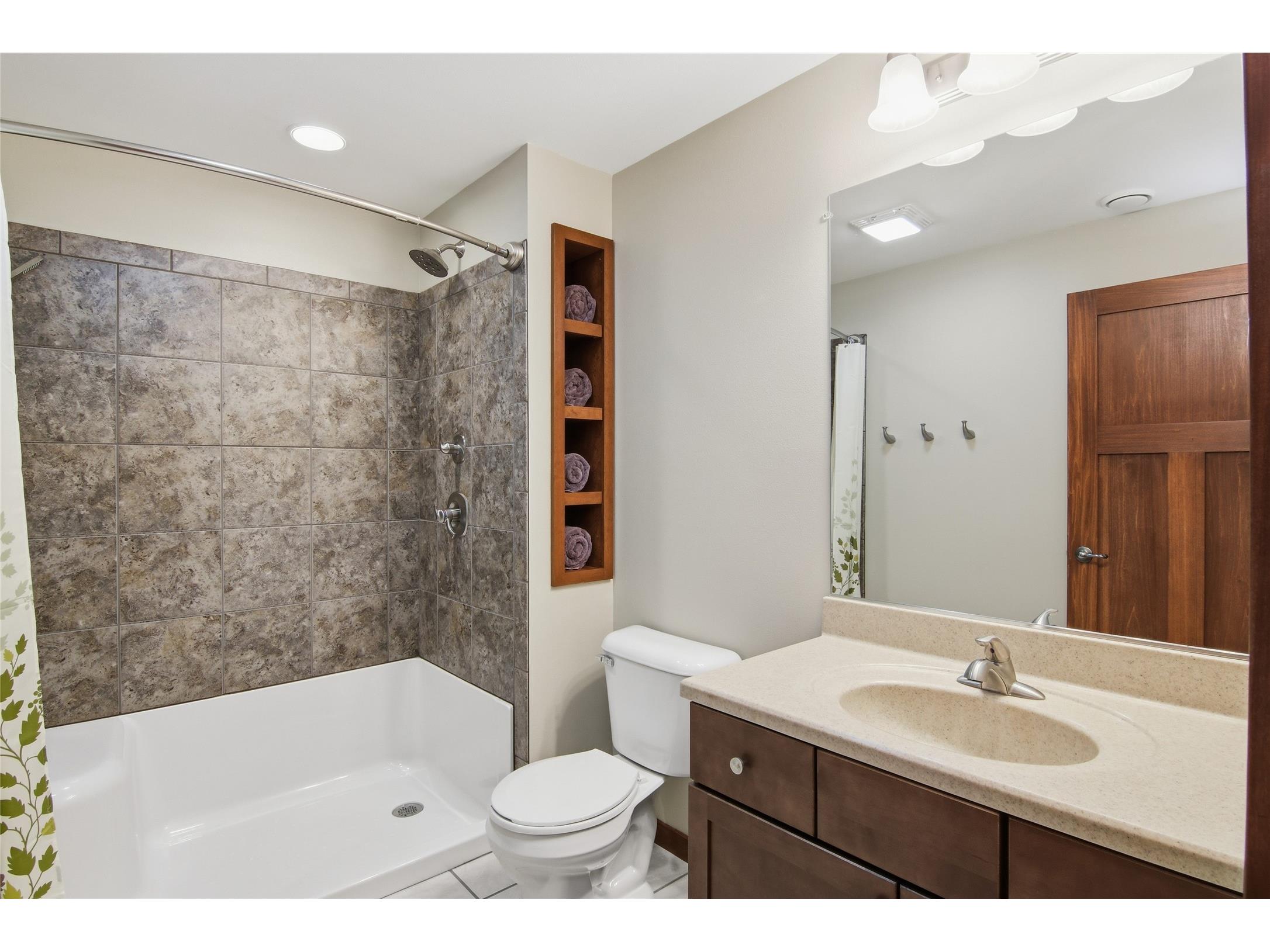 5446 Benjamin Street Eau Claire WI 54703 1601136 image38