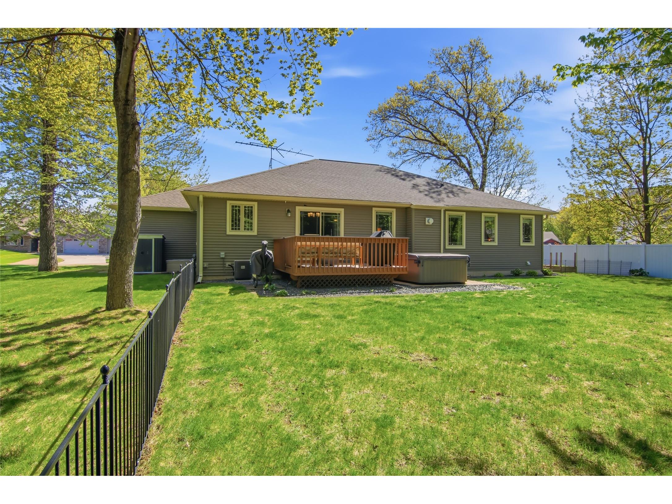 5446 Benjamin Street Eau Claire WI 54703 1601136 image44