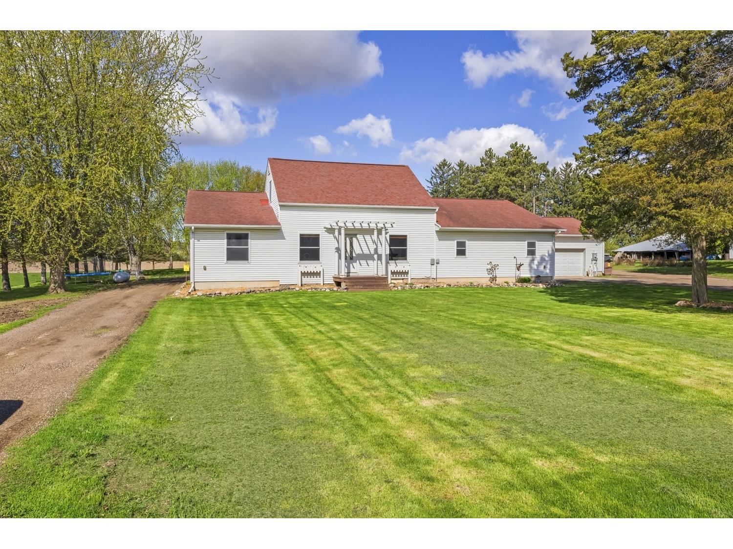 553 N County Road D Elmwood WI 54740 1600618 image1