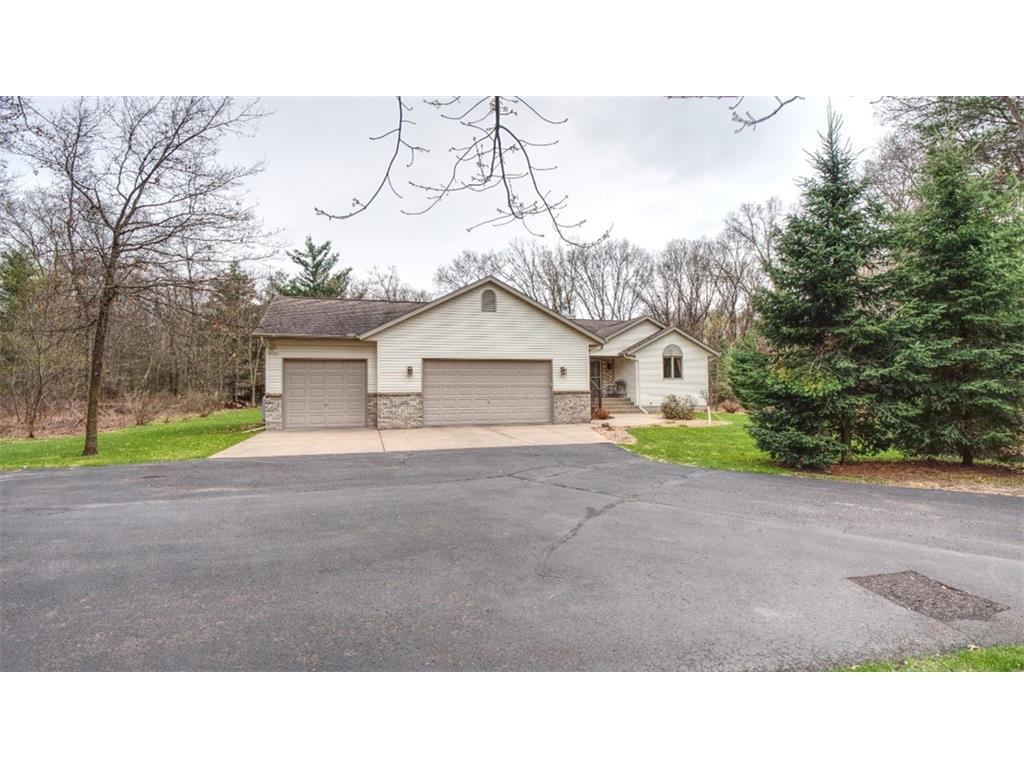 5623 Perth Drive, Eau Claire, WI, 54703 MLS 1572691 Edina Realty