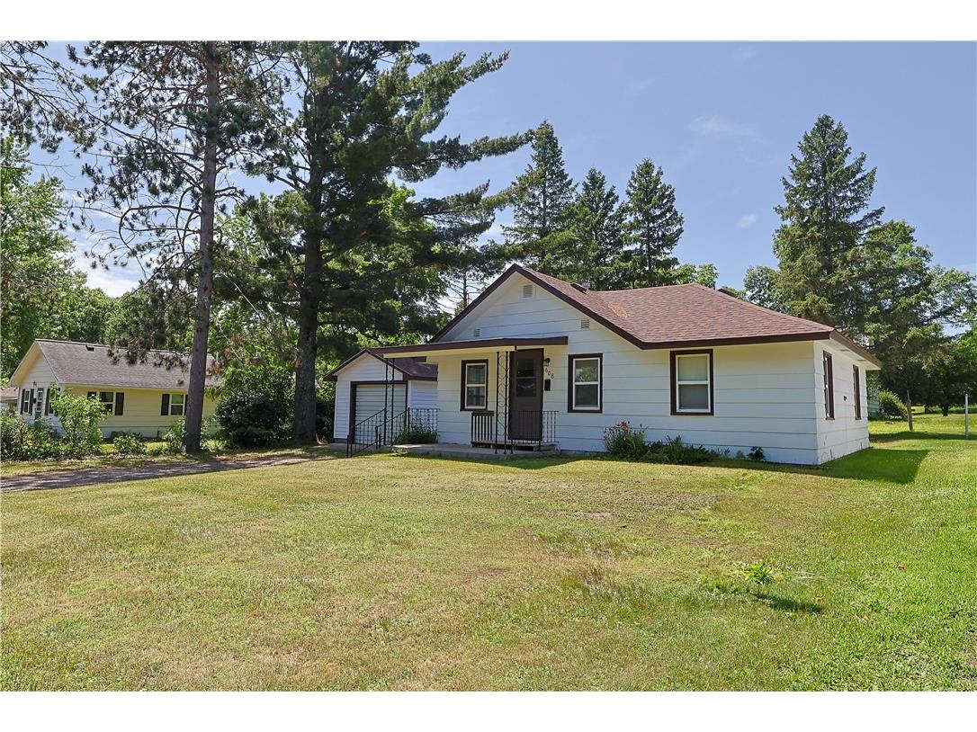 608 E 11th Street S Ladysmith WI 54848 1592974 image1