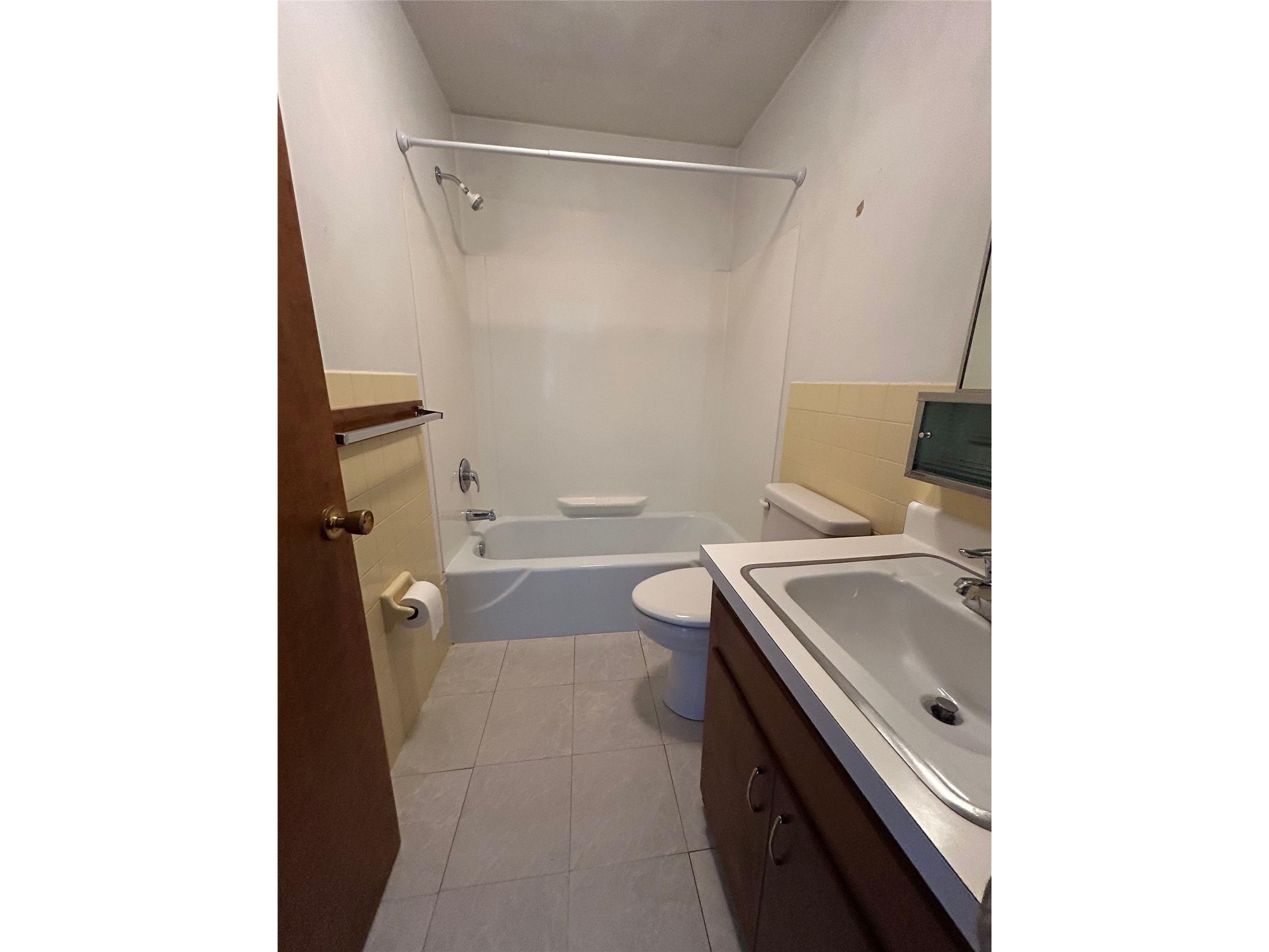608 W 19th Avenue #3 Menomonie WI 54751 1599714 image8