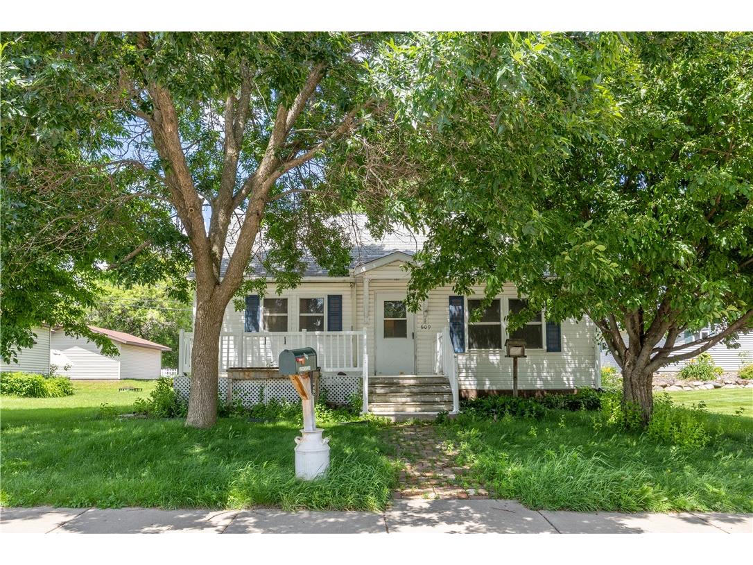 609 Miner Avenue W Ladysmith WI 54848 1593410 image1
