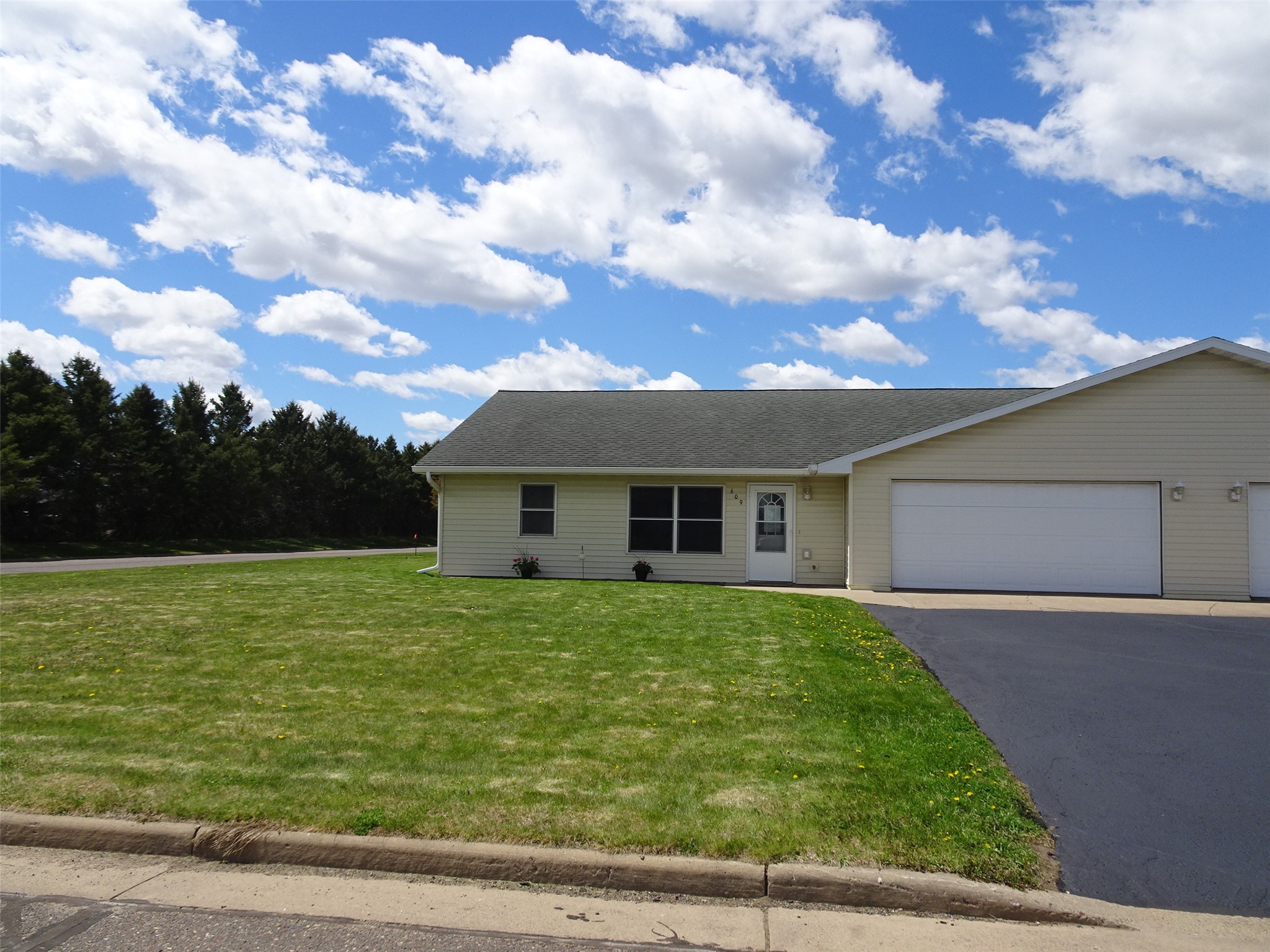 609 Washington Street Almena WI 54805 1601177 image1