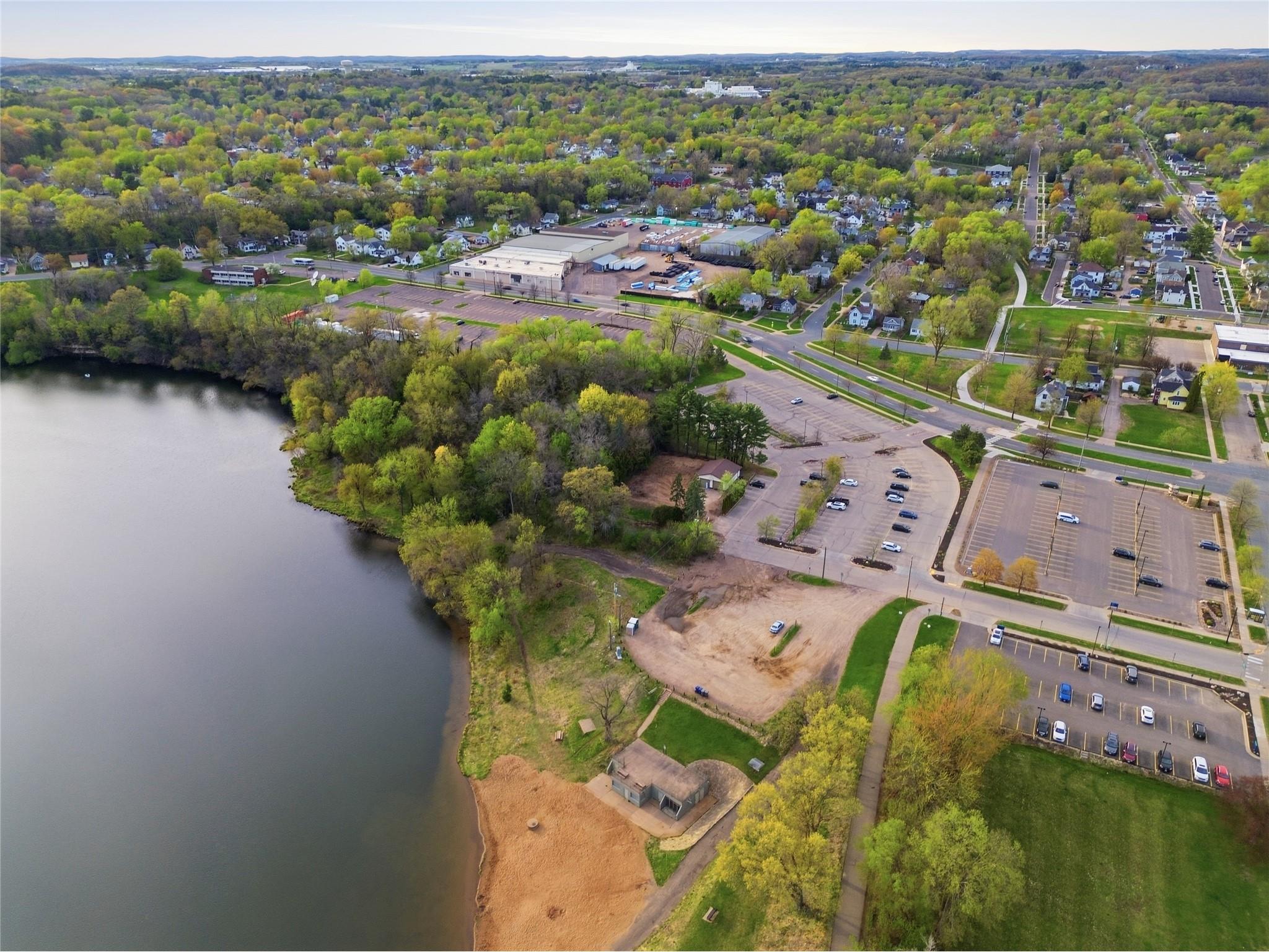 610 Randall Street Eau Claire WI 54703 - HALFMOON LAKE 1600659 image6