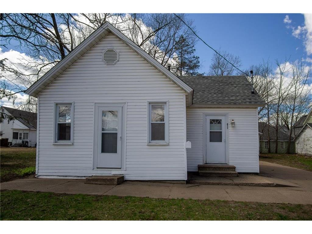 611 10th Street E Menomonie WI 54751 1581088 image1