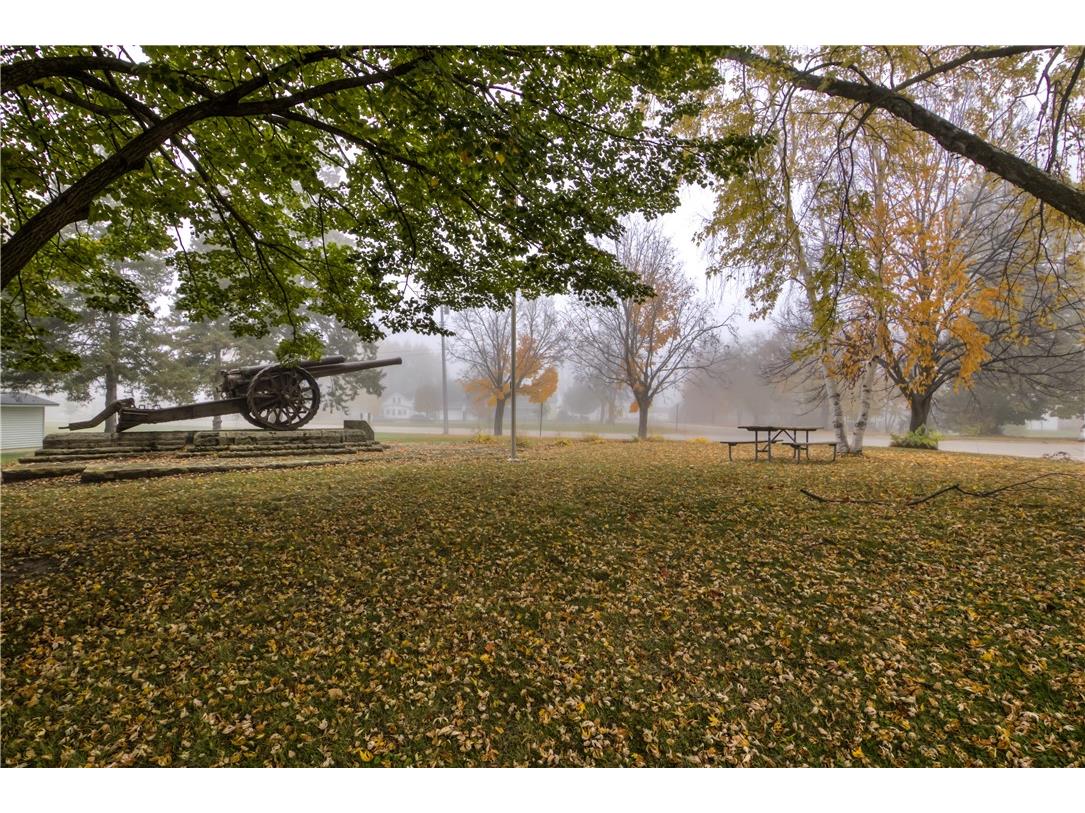 611 8th Street E Wabasha MN 55981 1596857 image9