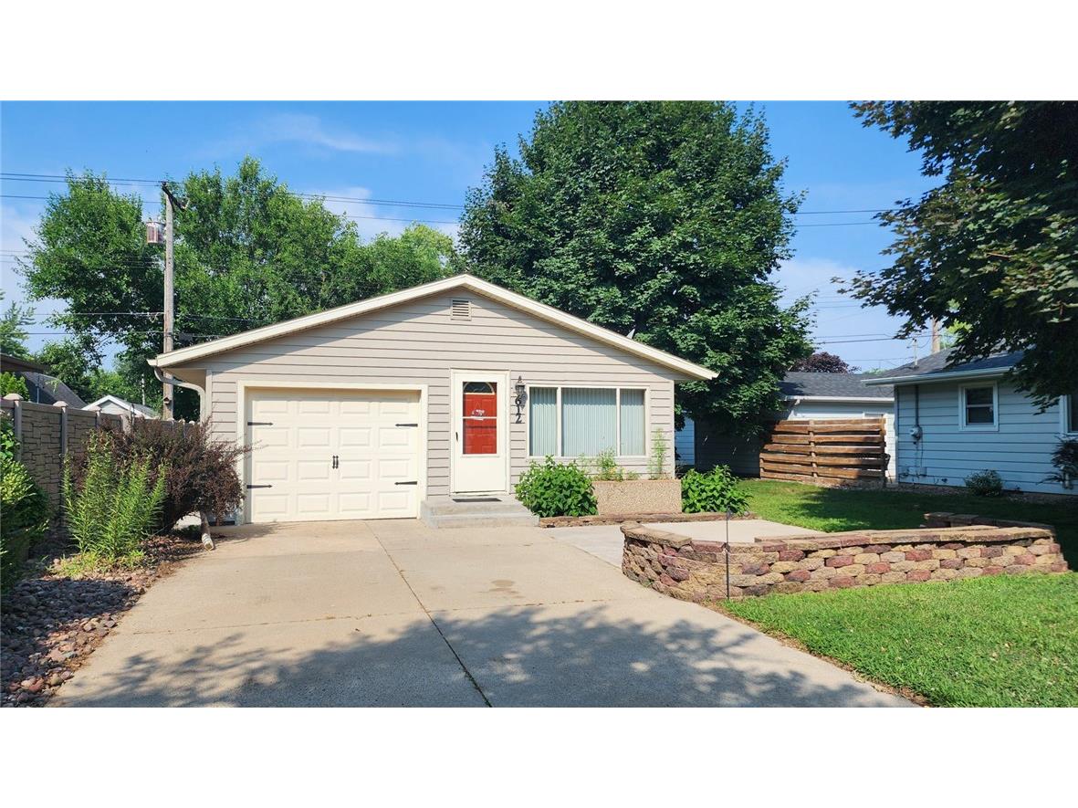 612 Loring Street Altoona WI 54720 1594585 image1