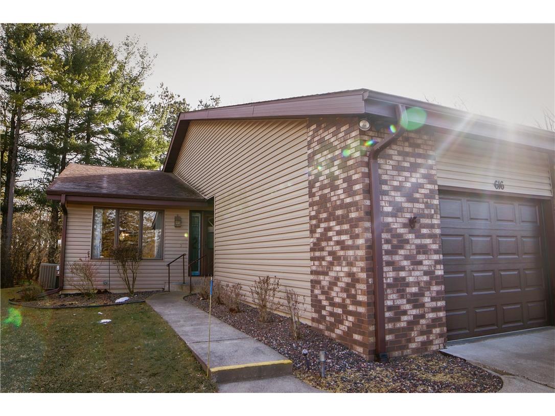616 Woodridge Court Menomonie WI 54751 1588118 image1