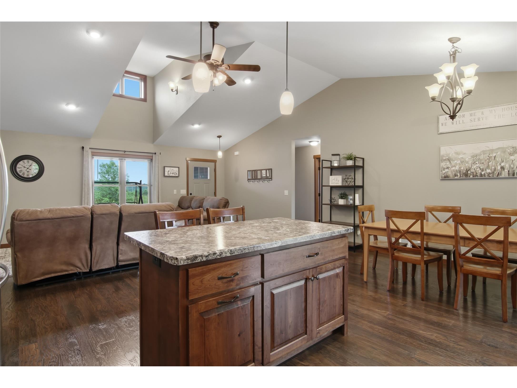 623 Autumn Drive Altoona WI 54720 1602001 image8