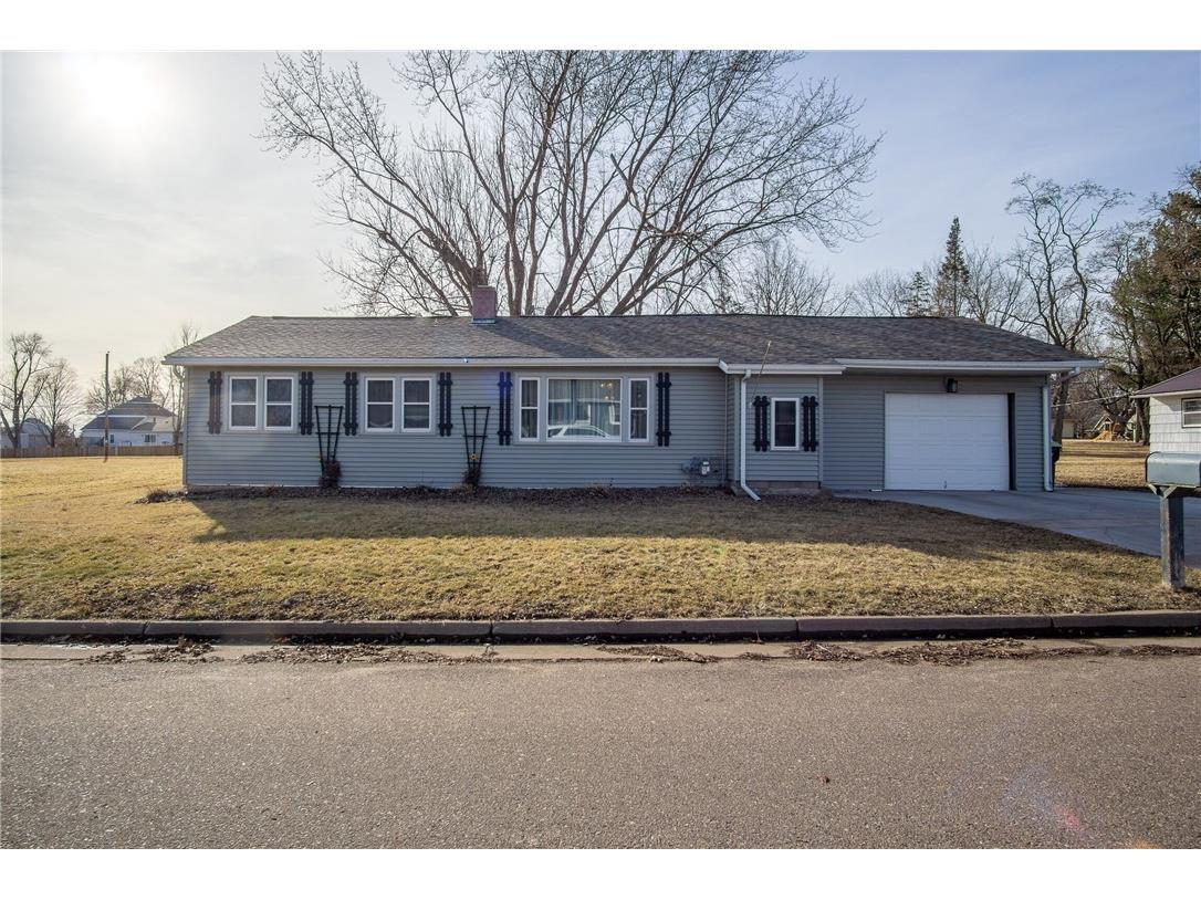 631 Jefferson Street Stanley WI 54768 1589432 image1