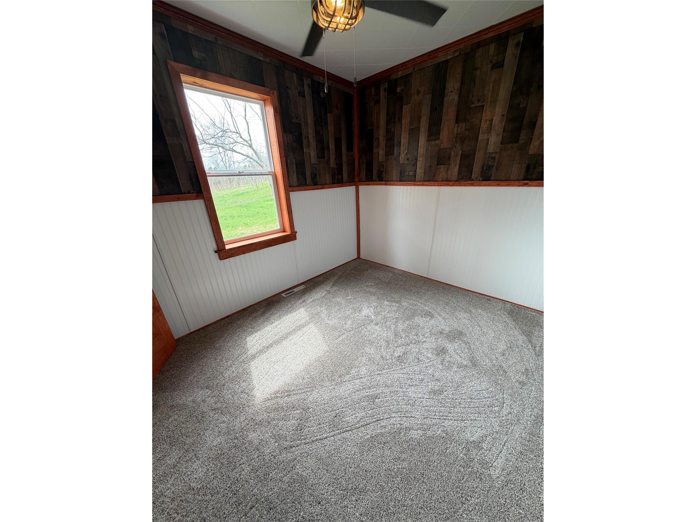 664 17 1/2 Street Hillsdale WI 54733 1600438 image11