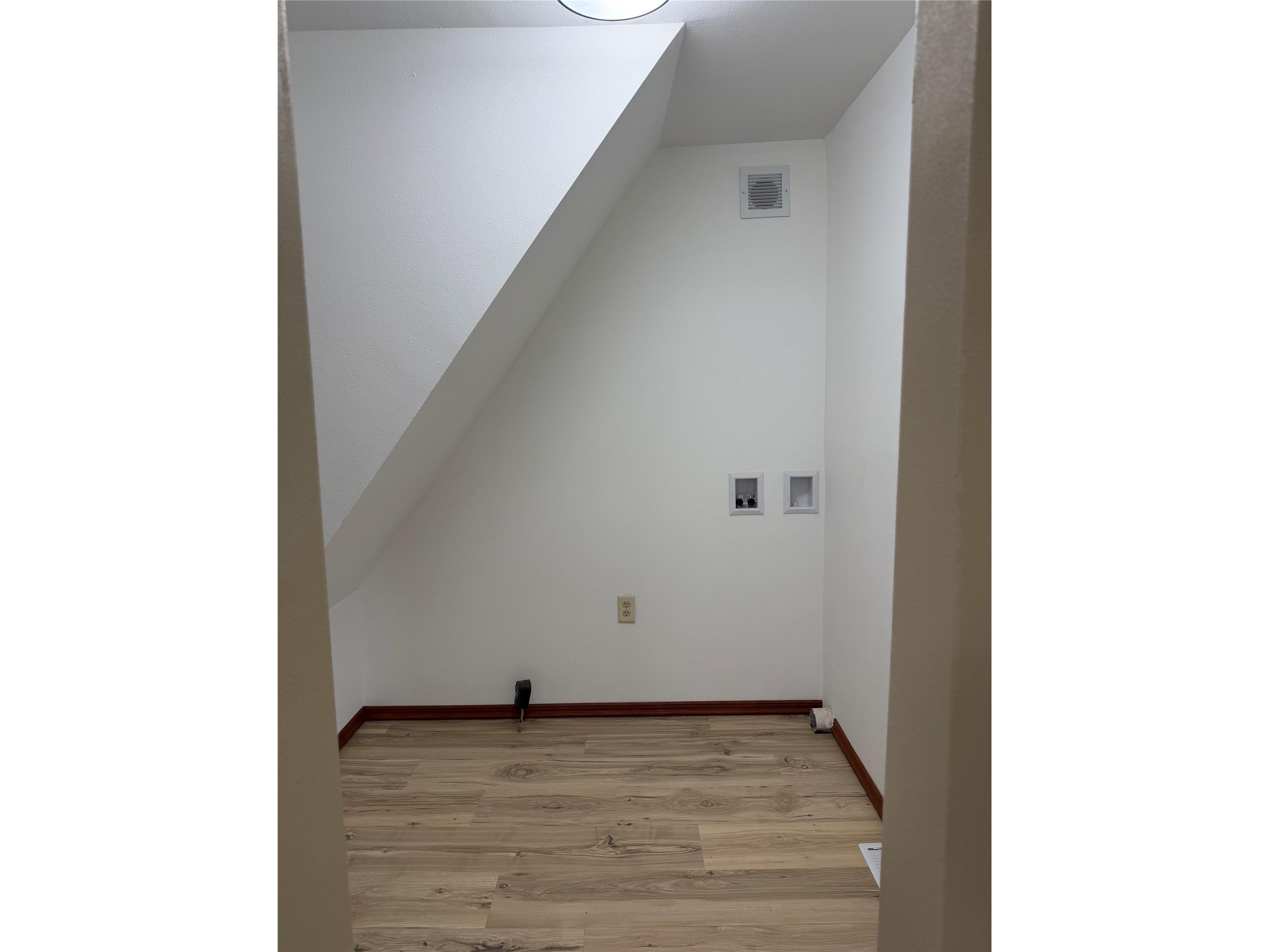 664 17 1/2 Street Hillsdale WI 54733 1600438 image14