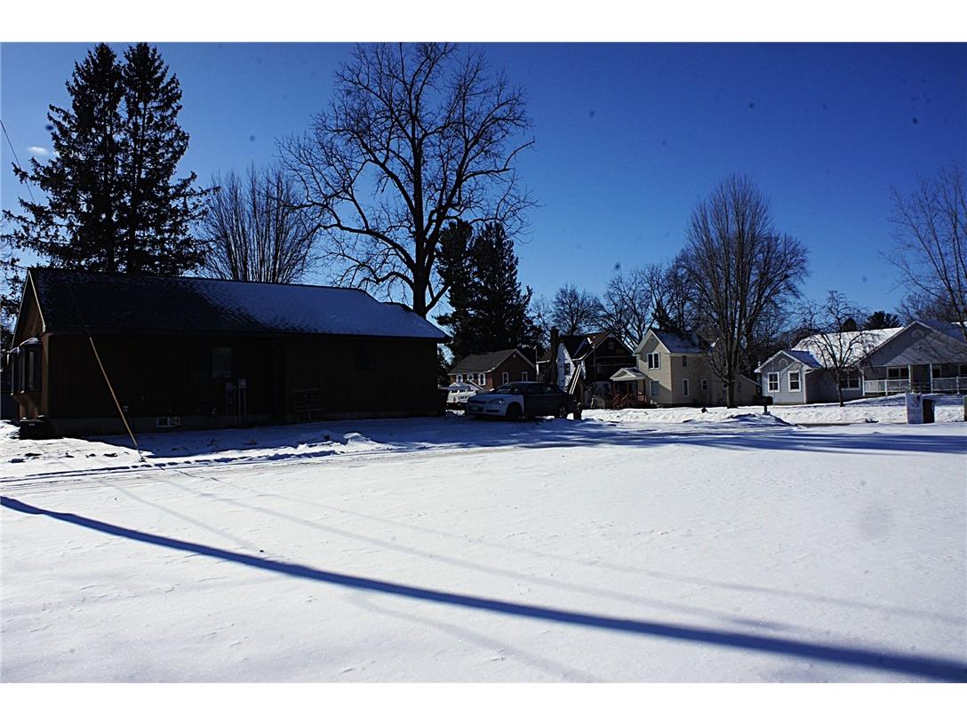 668 N Eau Claire Street Mondovi WI 54755 - Mirror Lake 1598107 image8