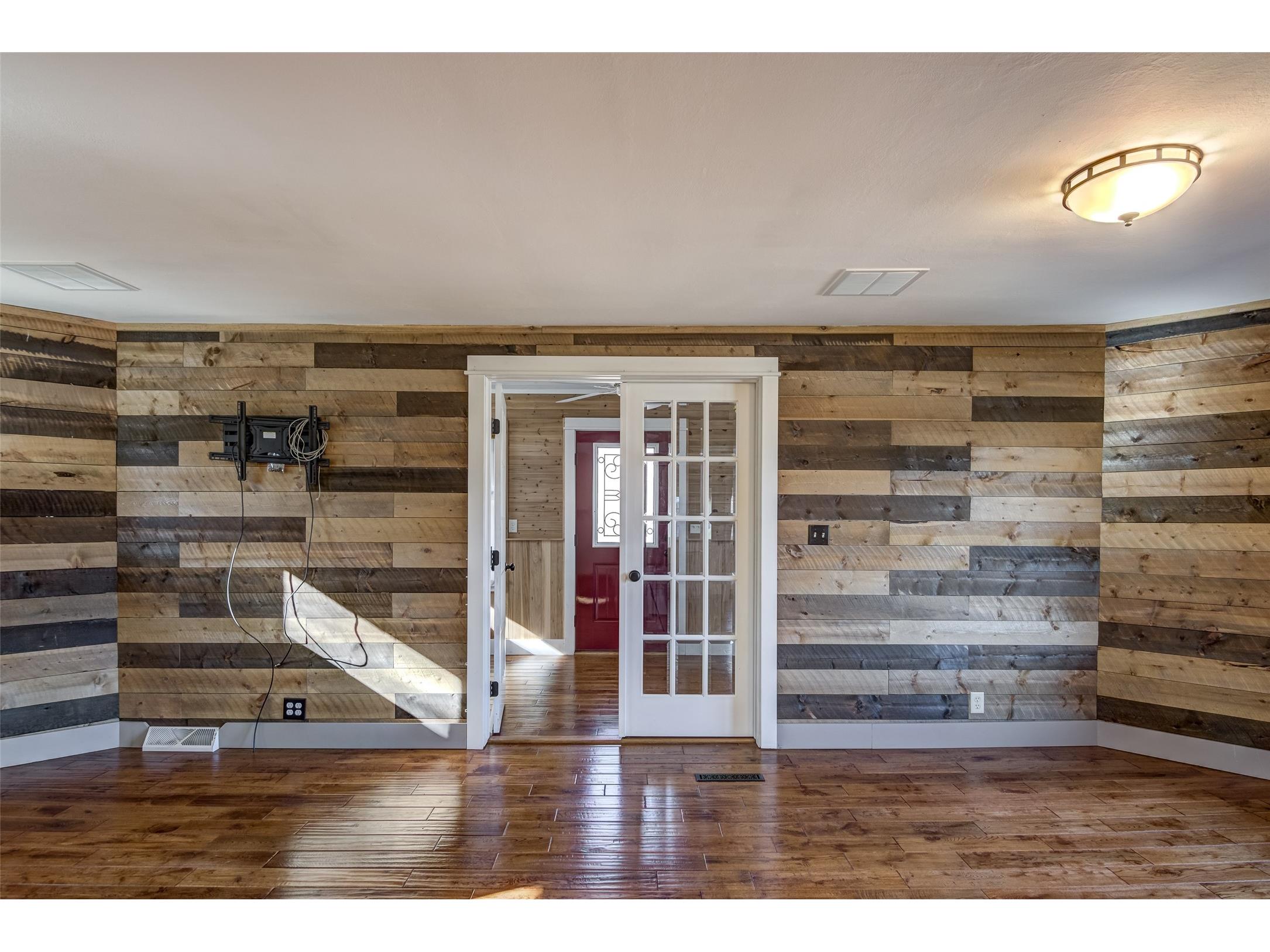 683 W Riverside Avenue Mondovi WI 54755 1599039 image8