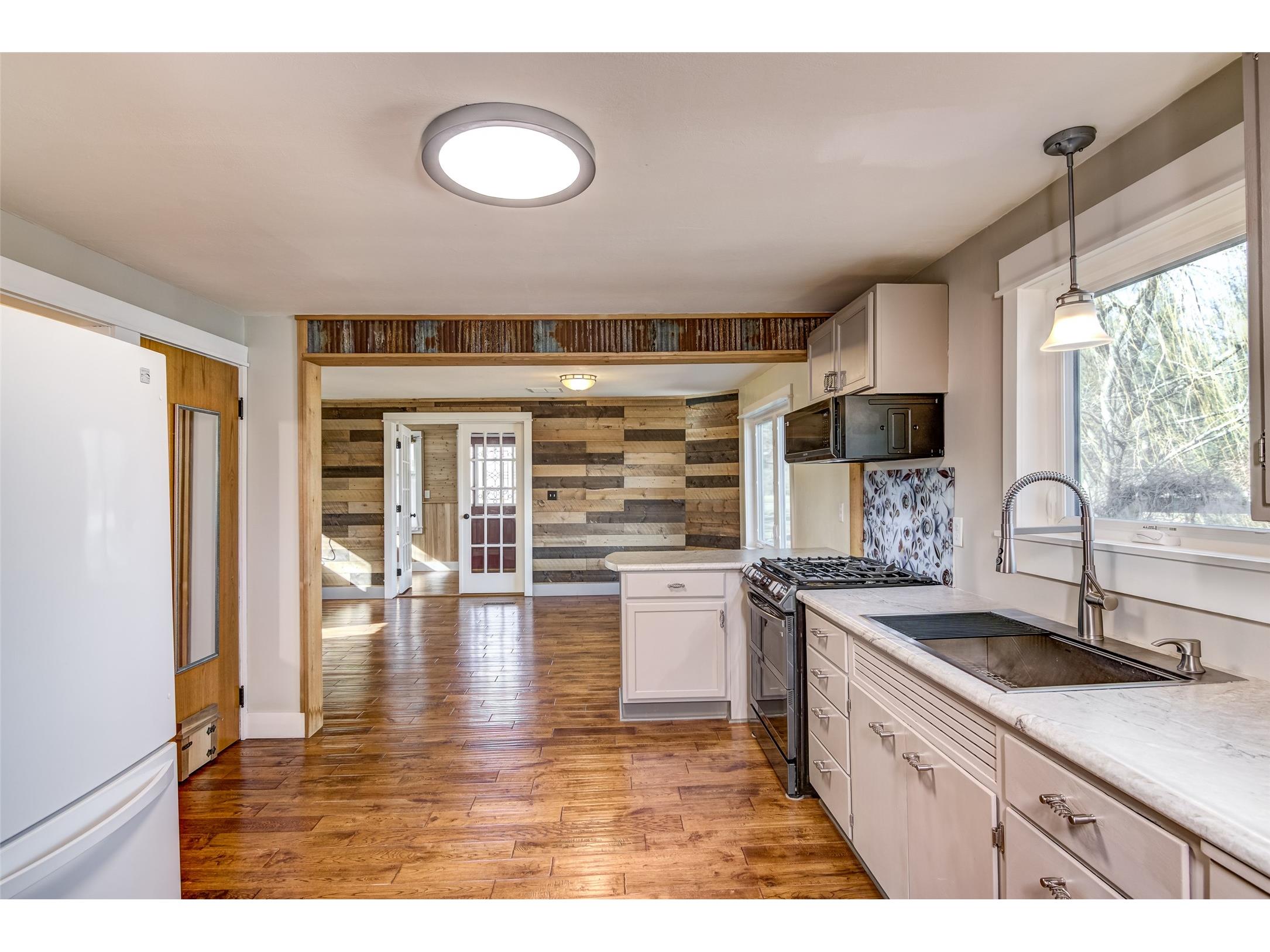 683 W Riverside Avenue Mondovi WI 54755 1599039 image9