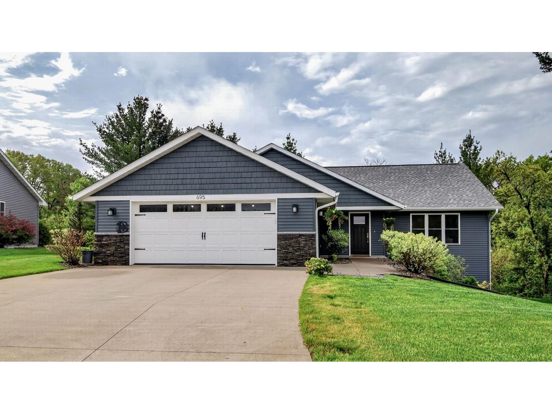 695 Autumn Drive Altoona WI 54720 1601316 image1