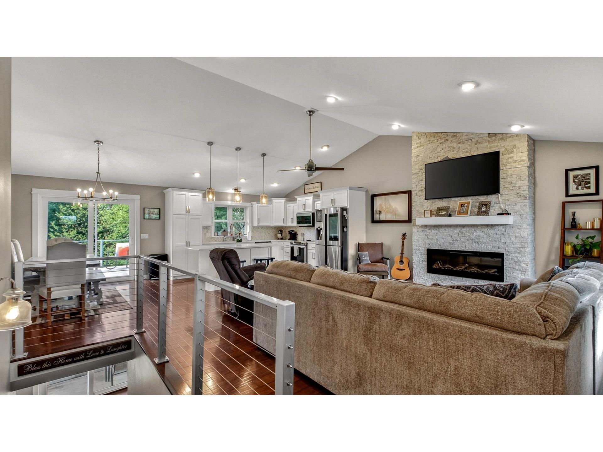 695 Autumn Drive Altoona WI 54720 1601316 image8