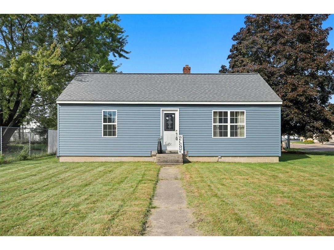704 Harriet Street Altoona WI 54720 1595977 image1