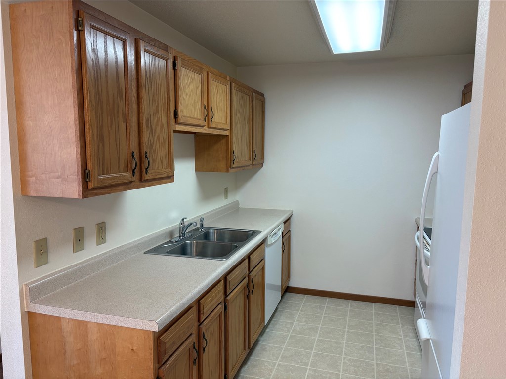 705 Bruce Court #9 Menomonie WI 54751 1597413 image2