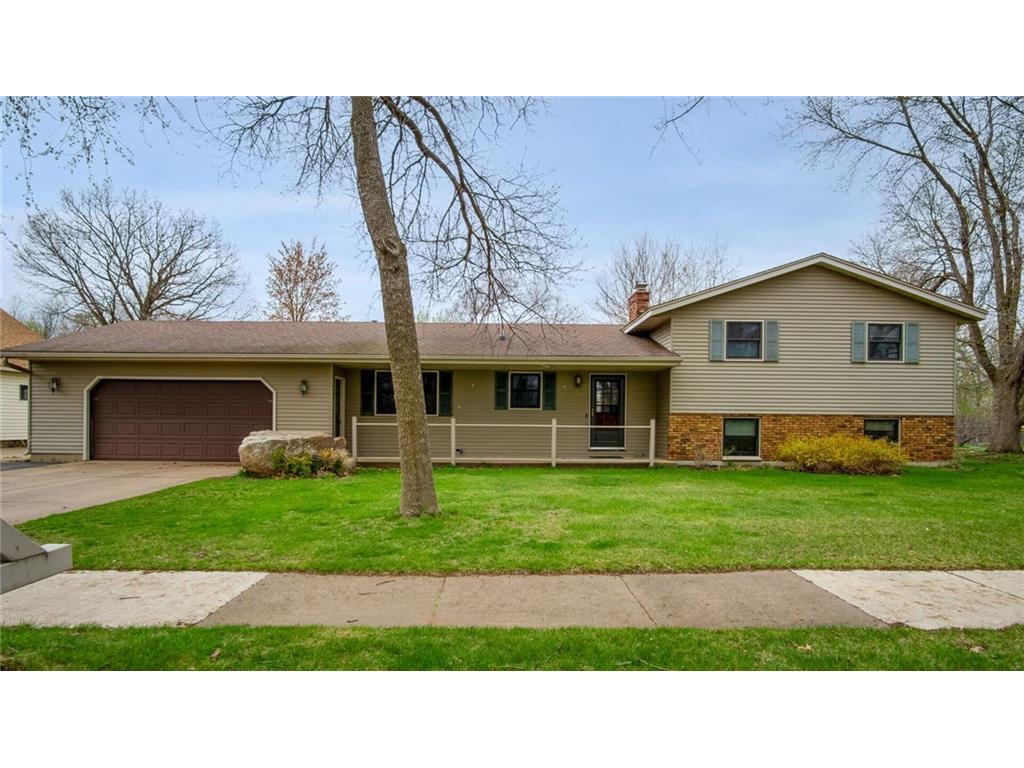 710 Kimberly Drive, Eau Claire, WI 54703 MLS 1552669 Edina Realty