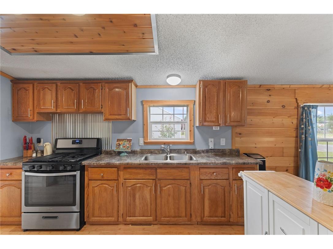 713 Center Street Chetek WI 54728 1596389 image15