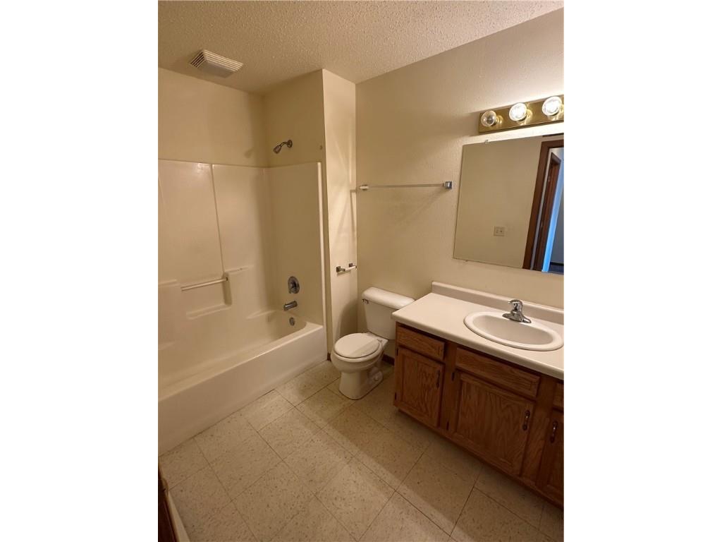 714 Bruce Court #12 Menomonie WI 54751 1597416 image9