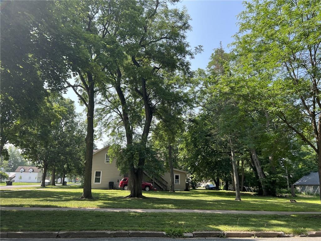 716 E 12th Avenue Menomonie WI 54751 1572947 image1