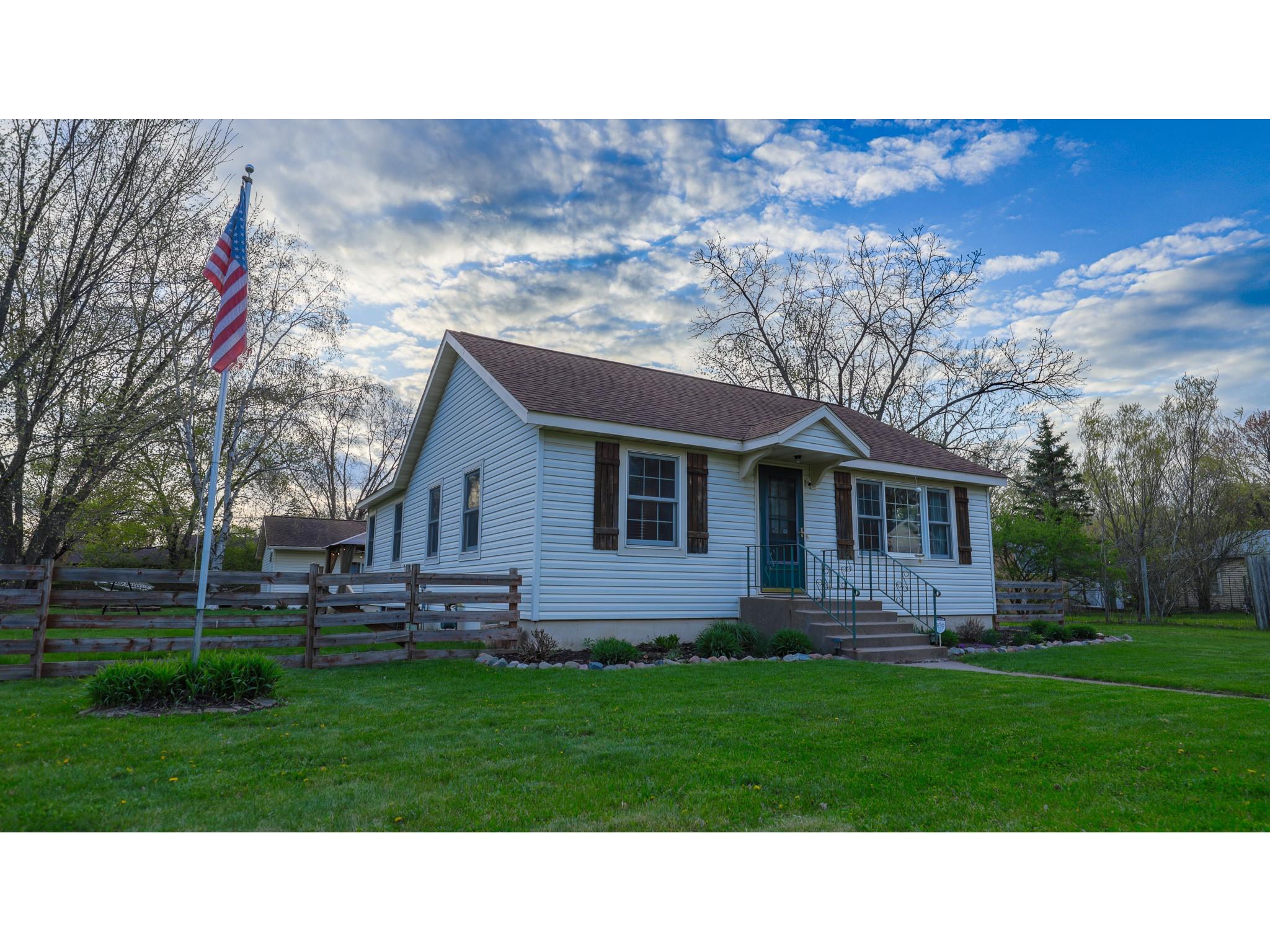 718 Maple Street Chippewa Falls WI 54729 1600629 image2