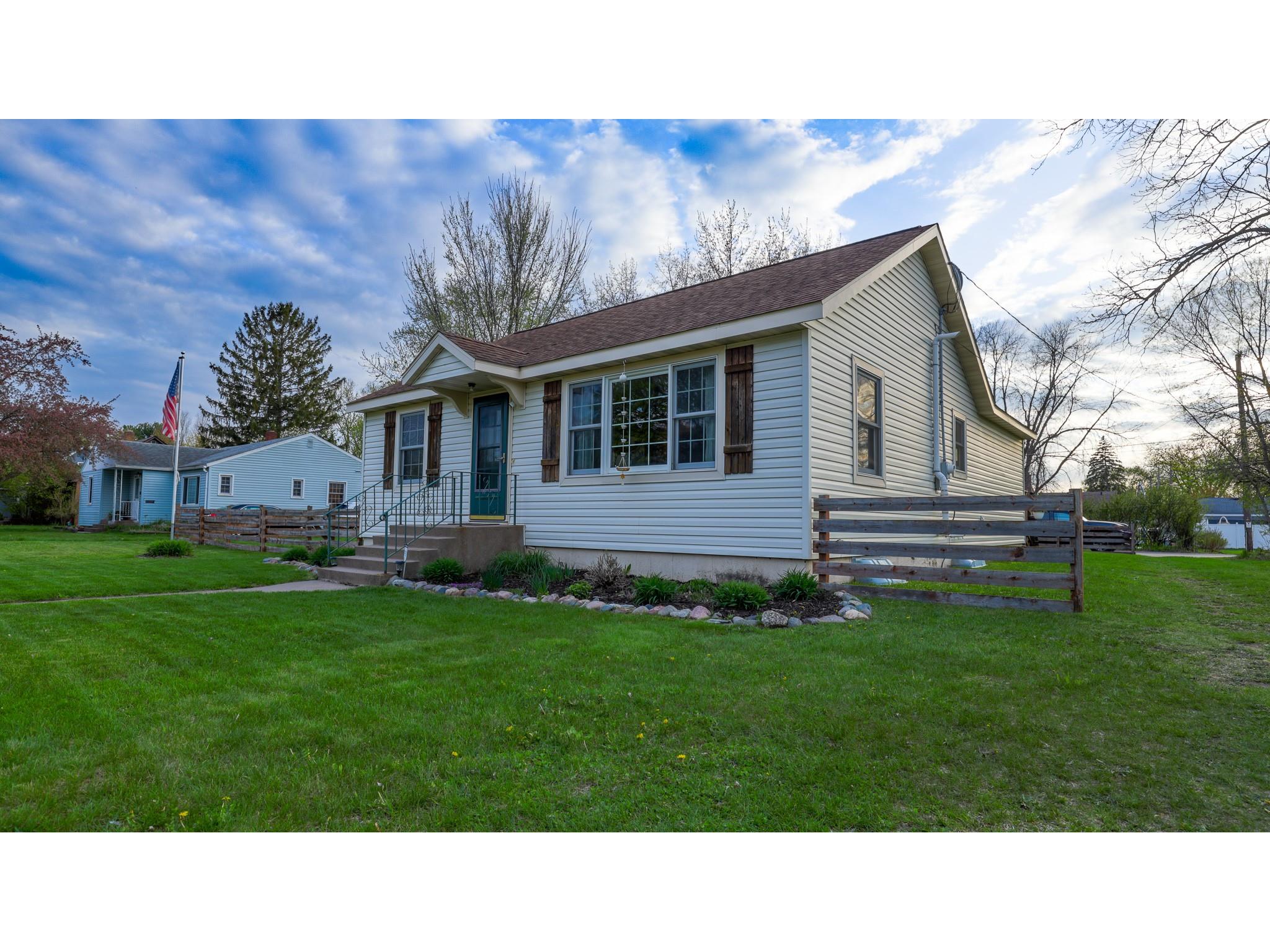 718 Maple Street Chippewa Falls WI 54729 1600629 image3