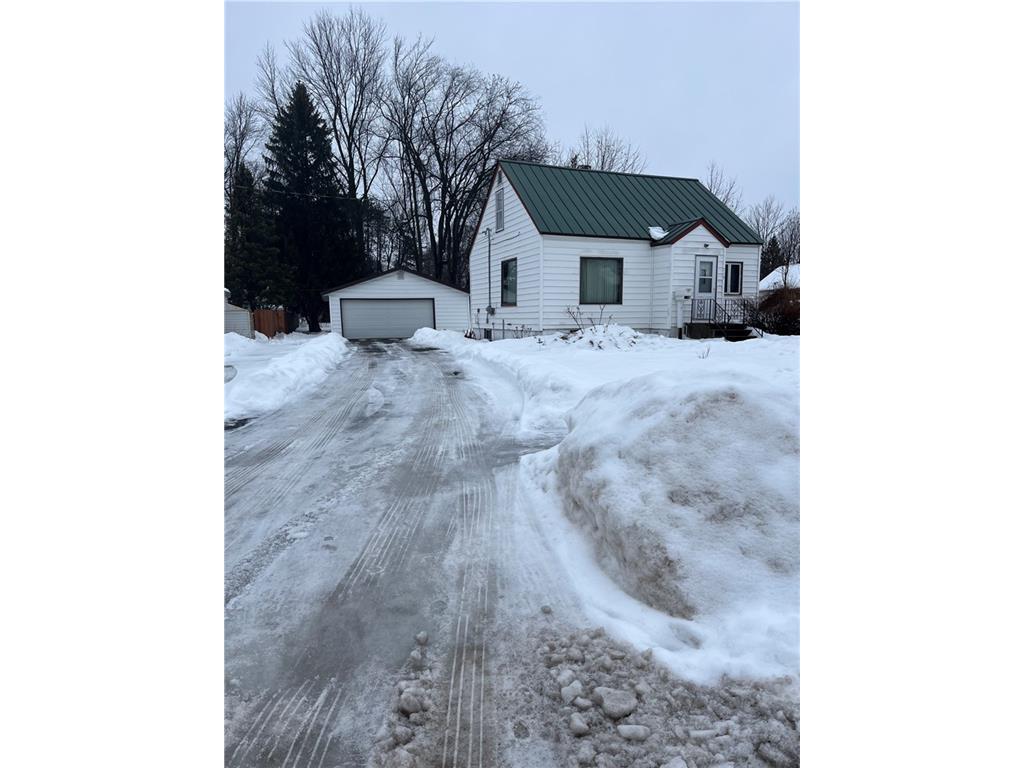 719 E Ogden Street, Medford, WI, 54451 MLS 1570736 Edina Realty