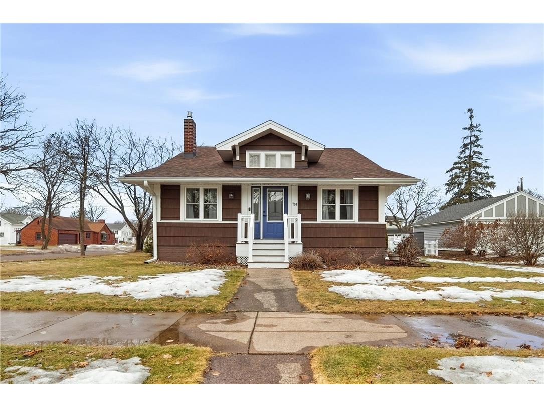 724 Dover Street Chippewa Falls WI 54729 1598891 image1