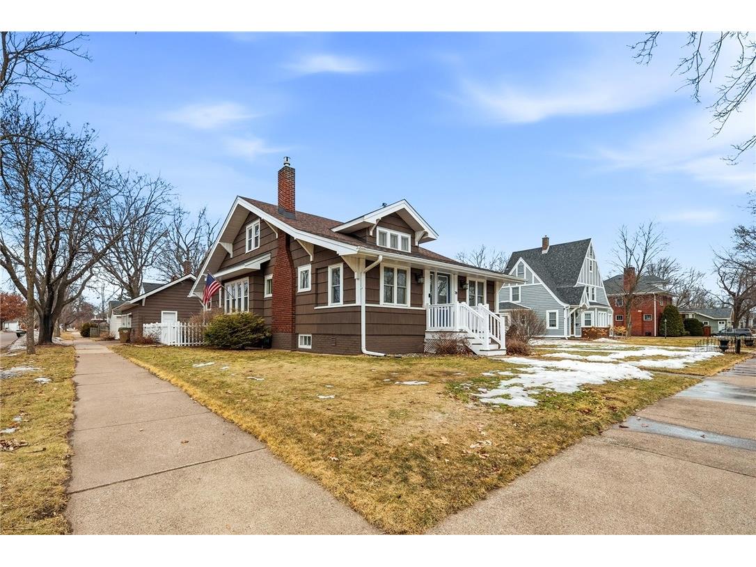 724 Dover Street Chippewa Falls WI 54729 1598891 image2