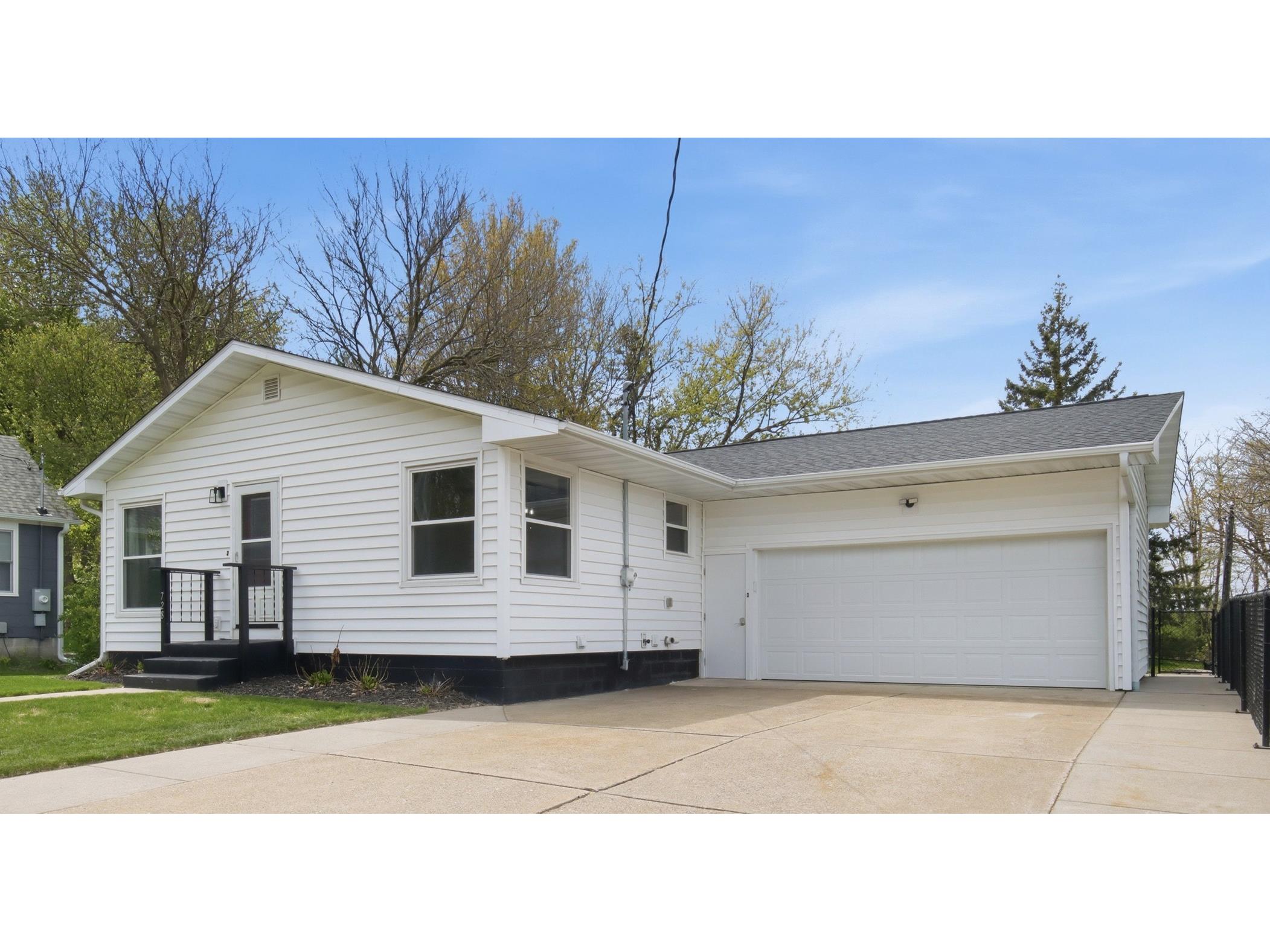 728 2nd Street W Altoona WI 54720 1600956 image1