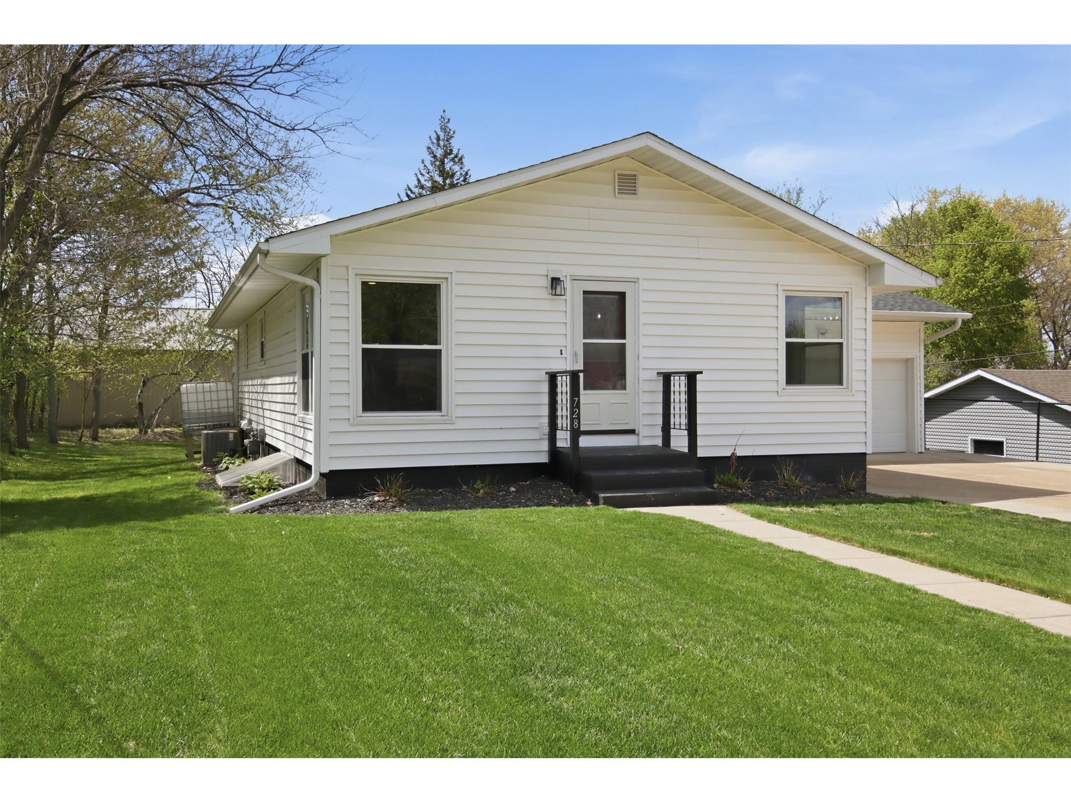 728 2nd Street W Altoona WI 54720 1600956 image2