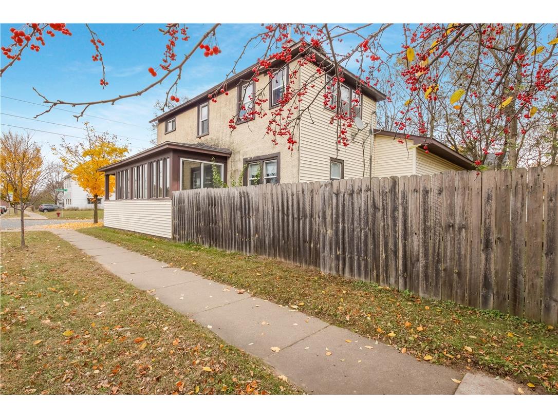 739 Broadway Street Eau Claire WI 54703 1596443 image3