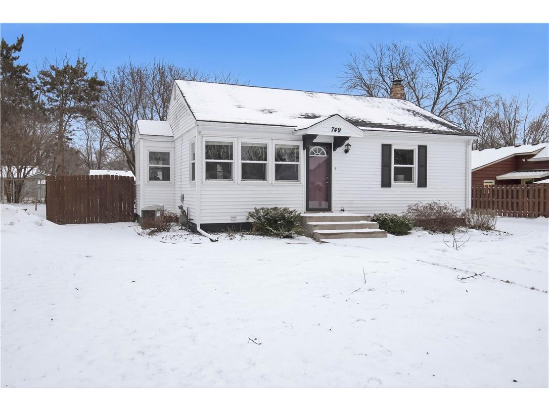 749 Maple Street Chippewa Falls WI 54729 1598706 image1